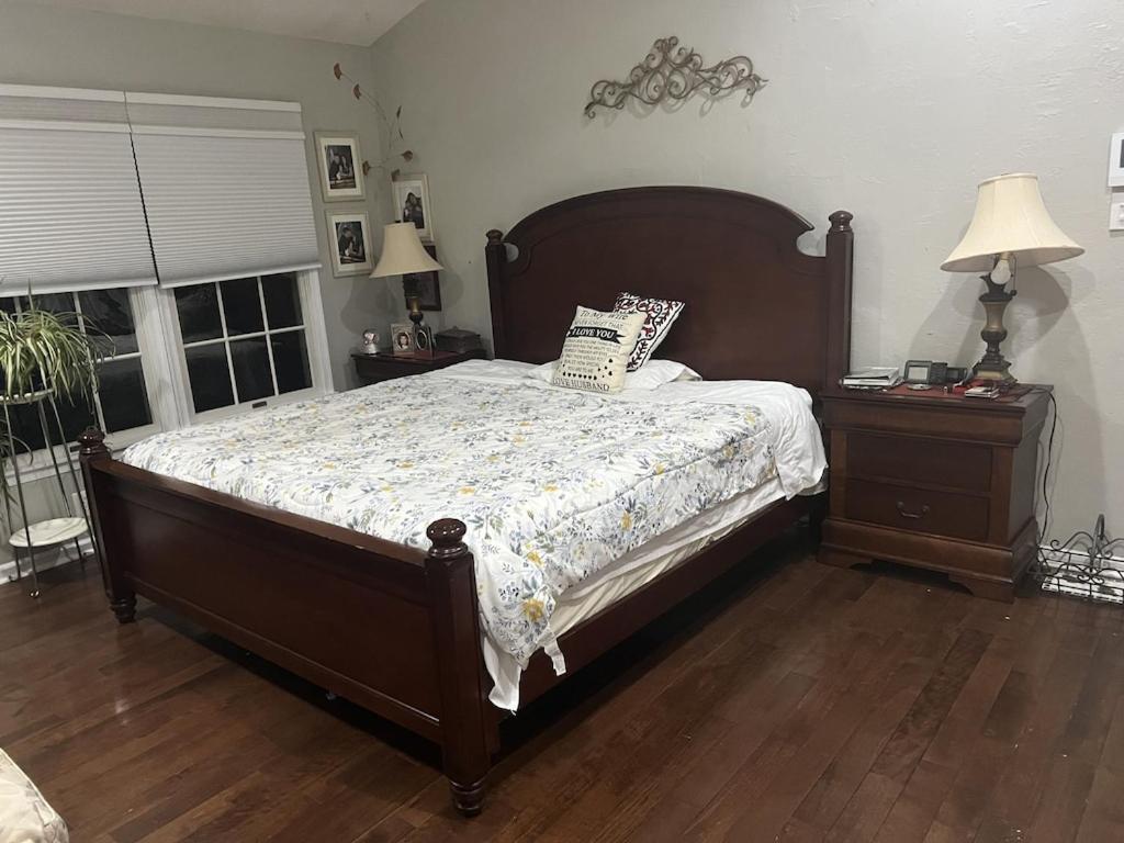 Location! House With Home Office, Gym, More-Cherry Hill Luaran gambar