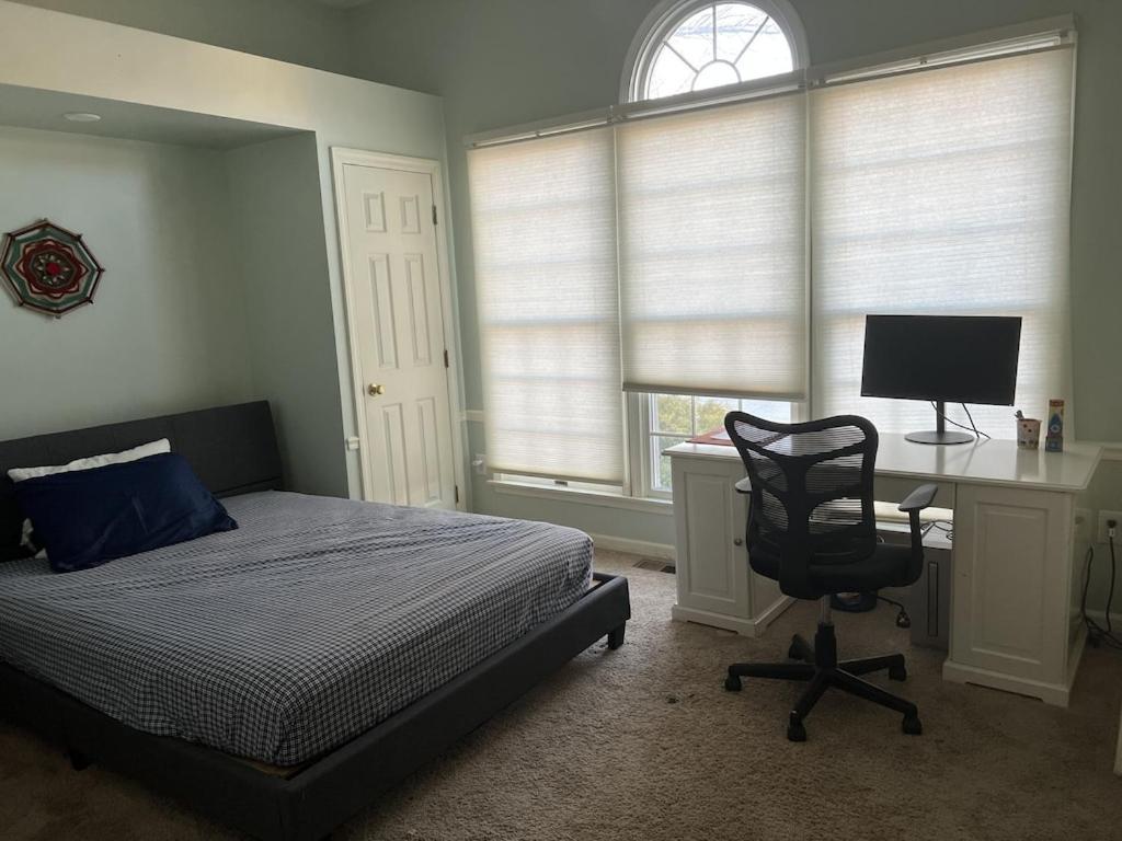 Location! House With Home Office, Gym, More-Cherry Hill Luaran gambar