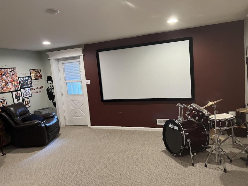 Location! House With Home Office, Gym, More-Cherry Hill Luaran gambar