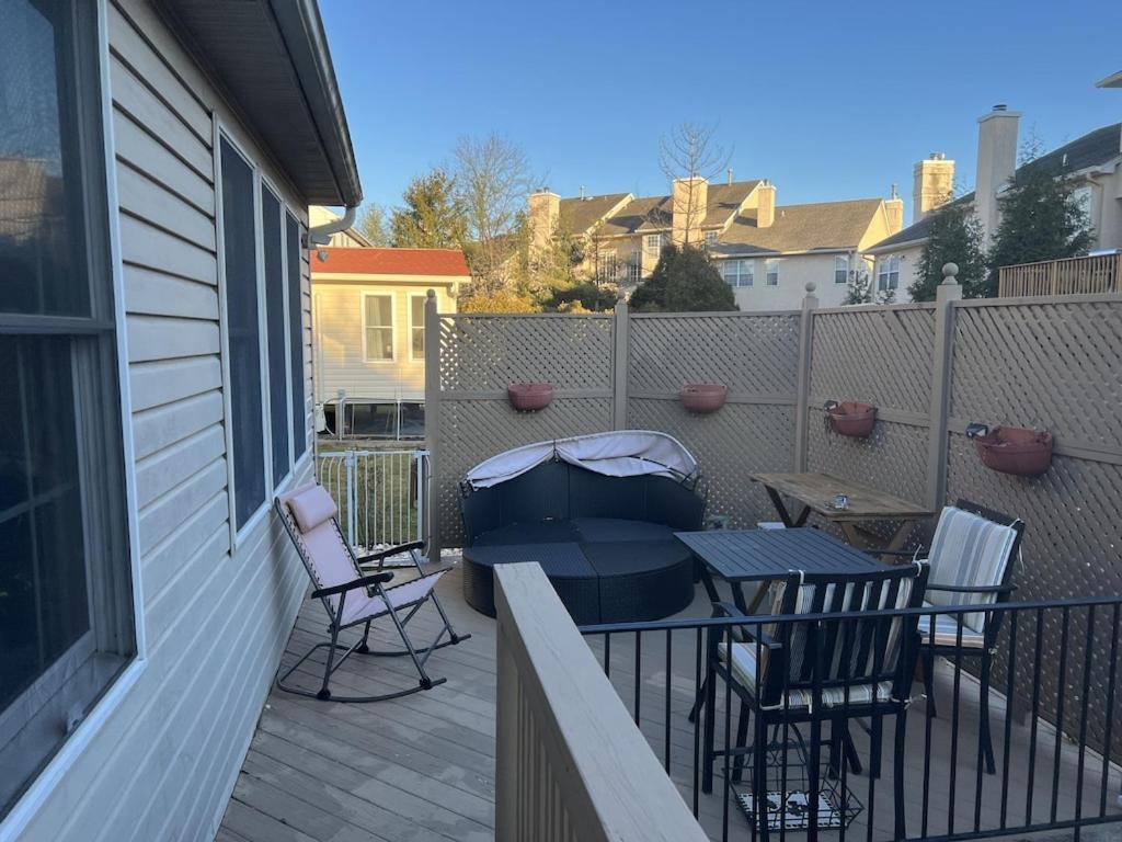 Location! House With Home Office, Gym, More-Cherry Hill Luaran gambar